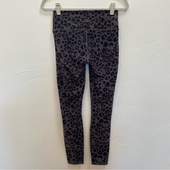 VARLEY CENTURY GREY CHEETAH LEOPARD ANIMAL PRINT CROPPED HIGH RISE LEGGINGS - Picture 9 of 16
